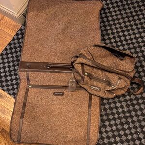 Oscar de la Renta Brown Travel Bag Set